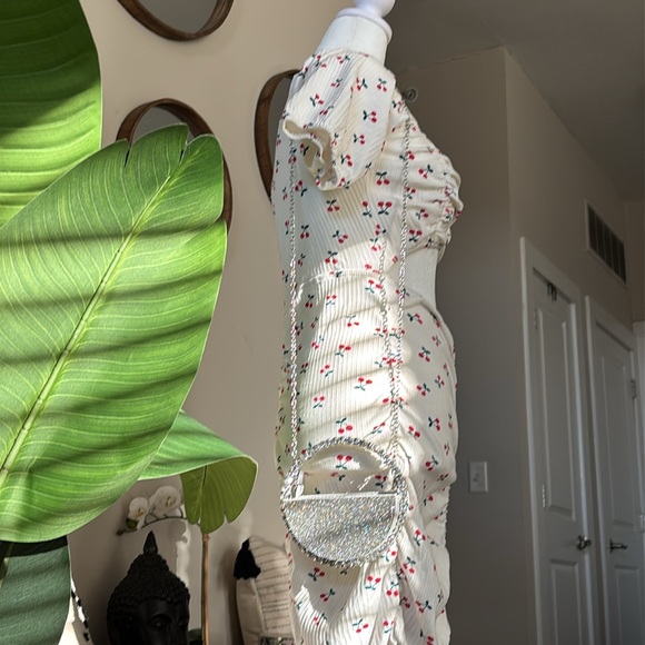 💎💎💎NWT Mini Diamond Circle Clutch 💎💎💎 - Picture 10 of 15